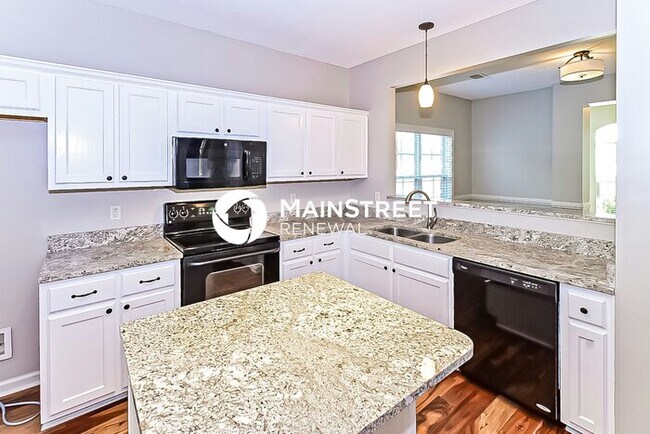 Building Photo - 3 Bedroom Pet-Friendly Home in Memphis, TN with Main Street Renewal