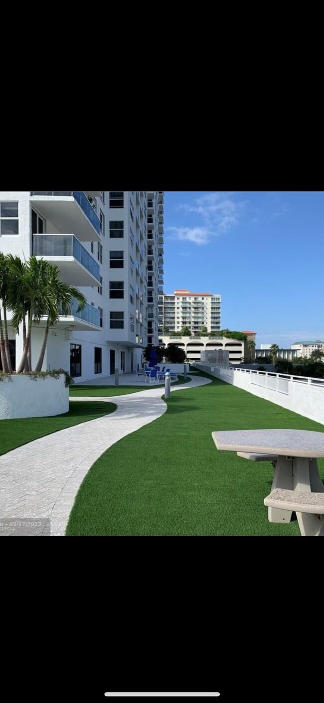 Building Photo - 3015 N Ocean Blvd