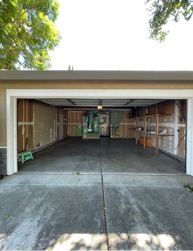 Building Photo - 1660 Etta Way