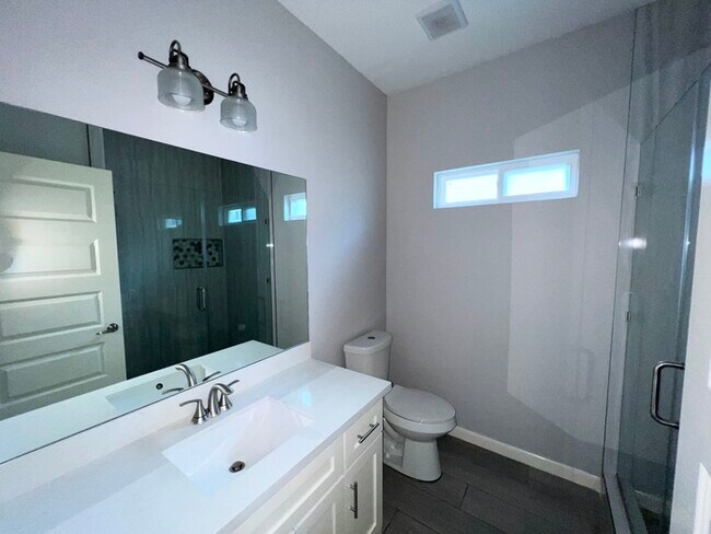 Building Photo - 1862 Castillo St