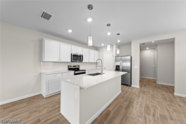 Building Photo - 27906 Radiant Ct