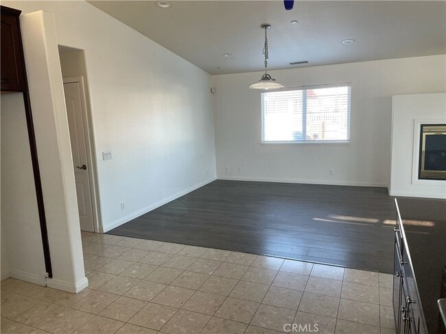 Building Photo - 138 W Canada