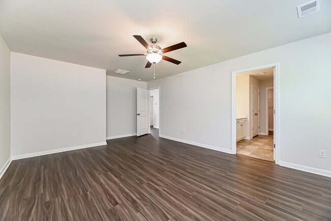 Building Photo - 251 Clydesdale Cir