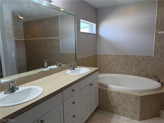 Building Photo - 3540 NE 20th Pl