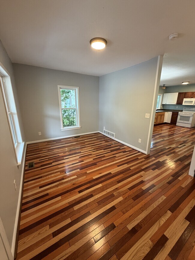 Building Photo - 1069 Ackley St