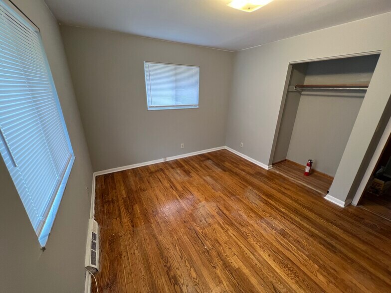 Building Photo - 1700 Liberty Dr