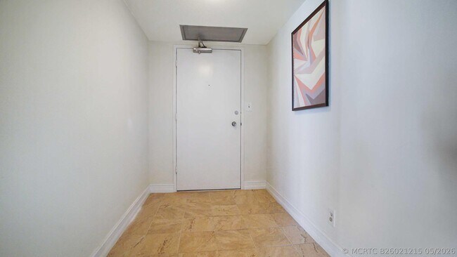 Building Photo - 3550 Galt Ocean Dr