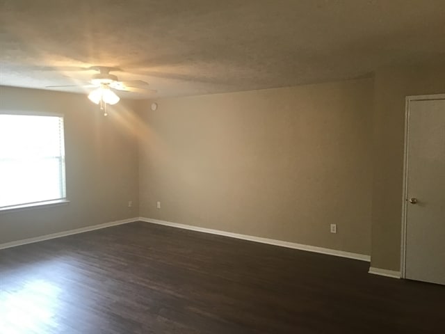 Building Photo - 1043 Leadenhall Cir