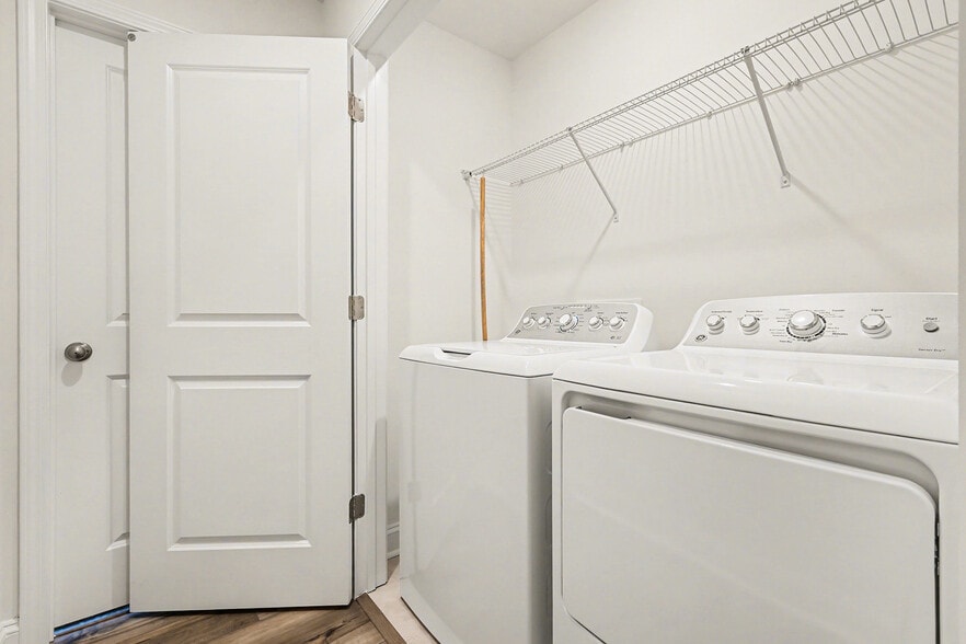 Building Photo - 2915 Herringbone Rd