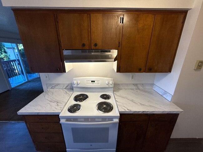 Building Photo - 3822 Iberis St NE