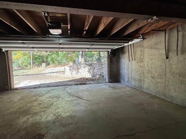 Building Photo - 3640 Walnut St