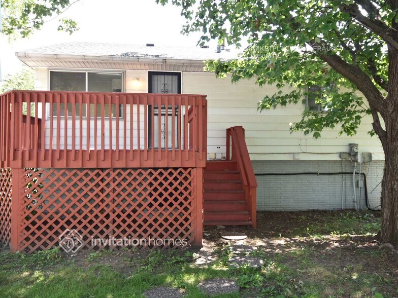 Building Photo - 4242 Clark Dr