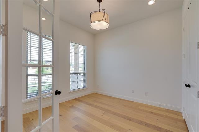 Building Photo - 611 Hummingbird Dr