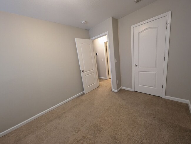 Building Photo - Spacious Townhome in Kingstree!