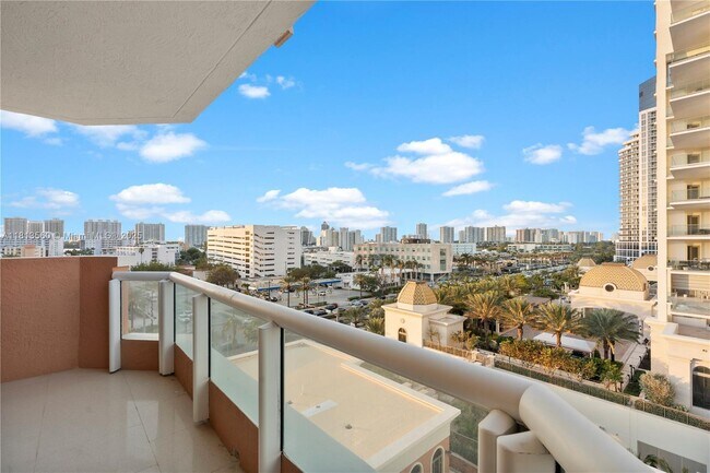 Building Photo - 17875 Collins Ave