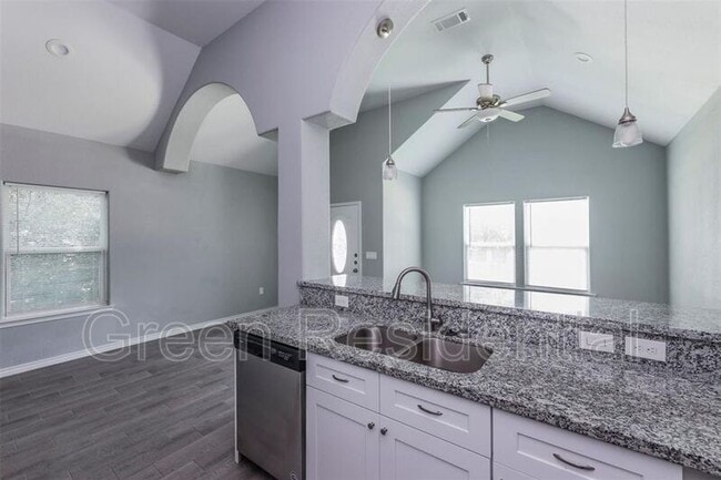 Building Photo - 16948 W Ivanhoe St