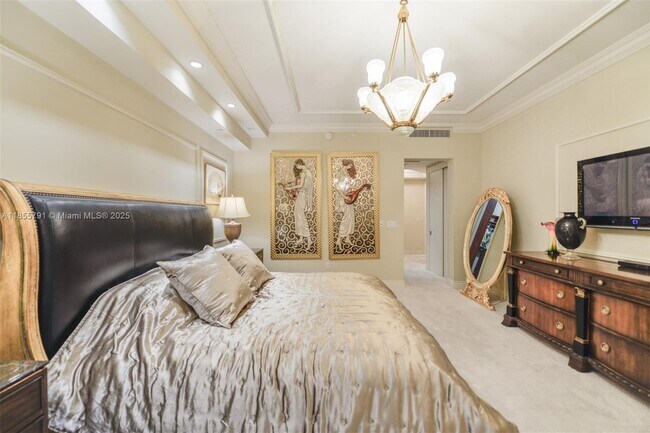 Building Photo - 16051 Collins Ave