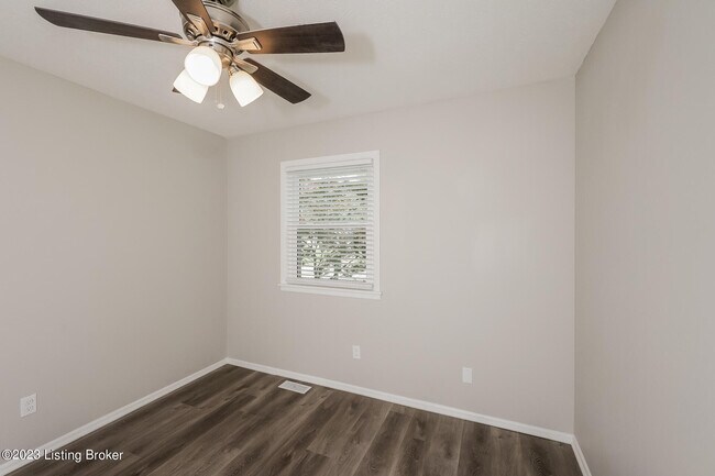 Building Photo - 7415 Hallmark Dr