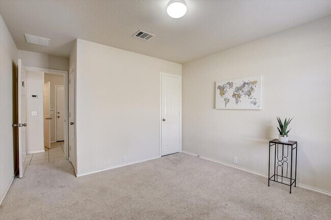 Building Photo - 537 Golden Creek Dr