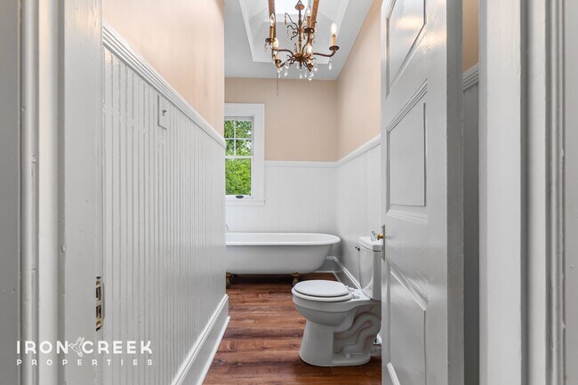 Building Photo - Stunning Historic Montford Home with Moder...