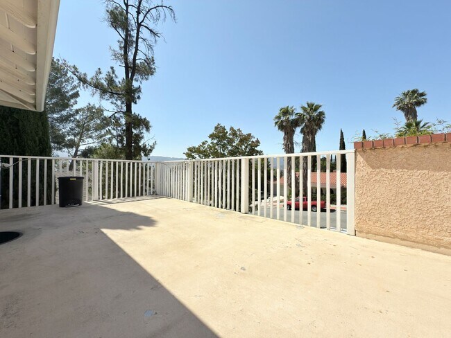 Building Photo - Spacious 4-Bedroom Home in Prime Santa Cla...