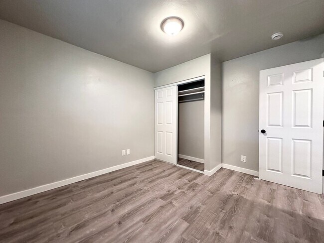 Building Photo - Single Family Home in SE Portland - Large ...