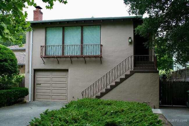 Primary Photo - 217 C St
