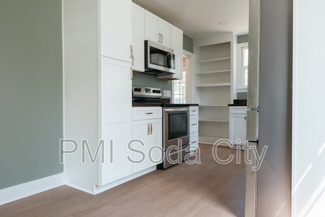 Building Photo - 332 Guilford St