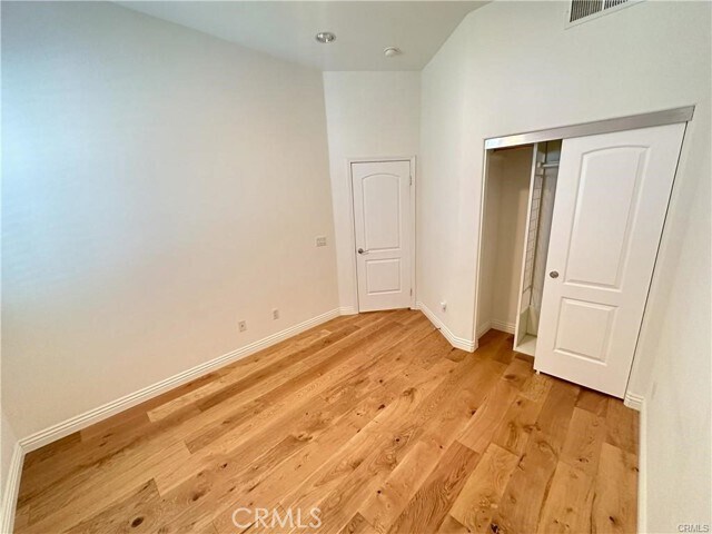 Building Photo - 441 N Los Robles Ave