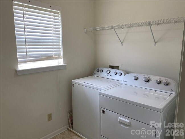 Building Photo - 17332 Newlands Corner Ln