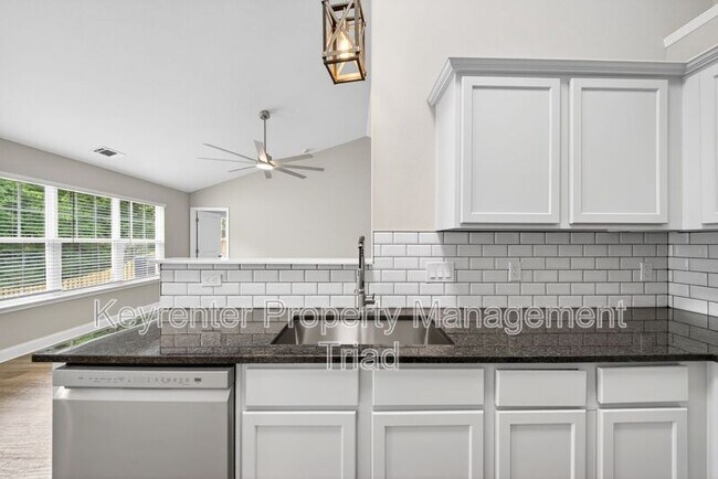 Building Photo - 1153 Hawick Dr