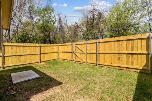 Building Photo - 401-403-403 W Elm St