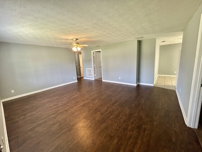 Building Photo - 361 Arora Blvd