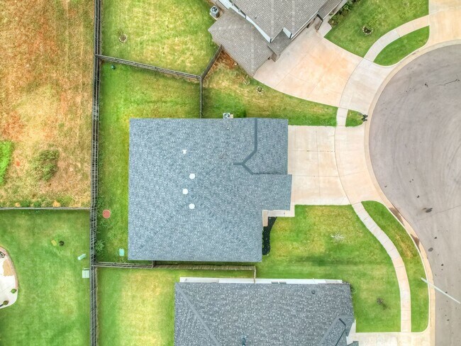 Building Photo - Beautiful New Construction Home in Edmond