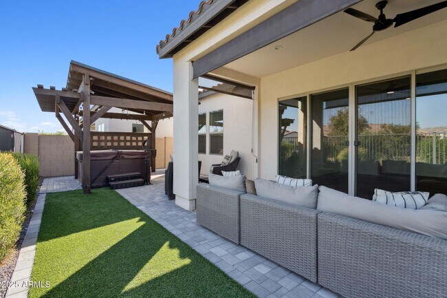 Building Photo - 11249 N Blakely St