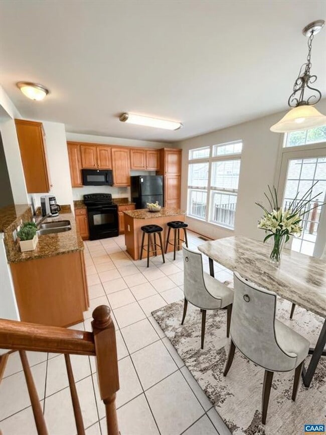 Building Photo - Spacious Cherry Hill Townhome
