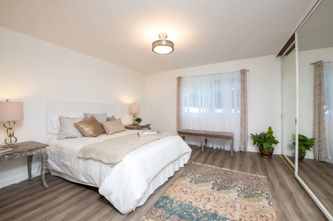Building Photo - Charming, Furnished 1-bedroom Condo in Sausalito.