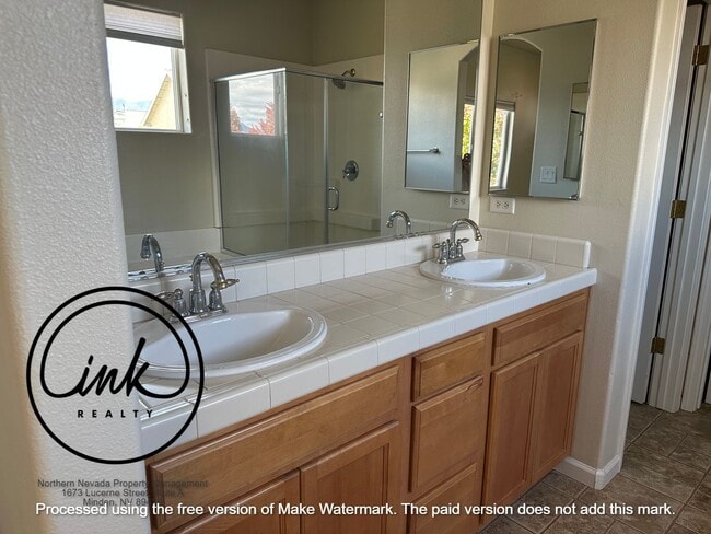 Building Photo - Cute townhome in Minden