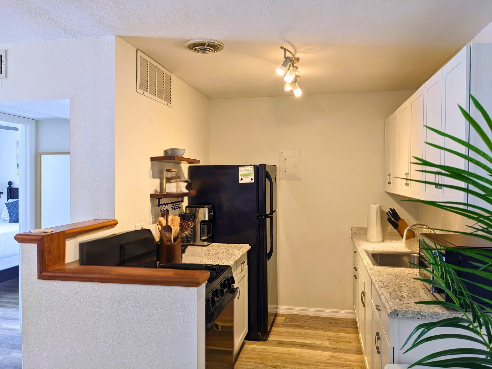 Microwave, coffee pot, salt, pepper, olive oil - 1700 SW 16th Ct