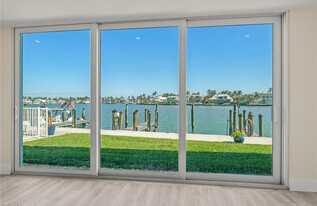 Building Photo - 2500 Gulf Shore Blvd N