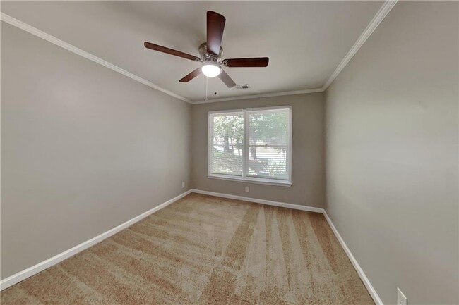 Building Photo - 5665 Enchantress Ln NE