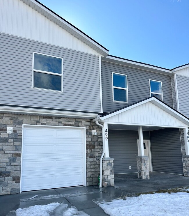 Building Photo - Brand New 3 Bed / 2.5 Bath Townhome in Sugar Mill Community