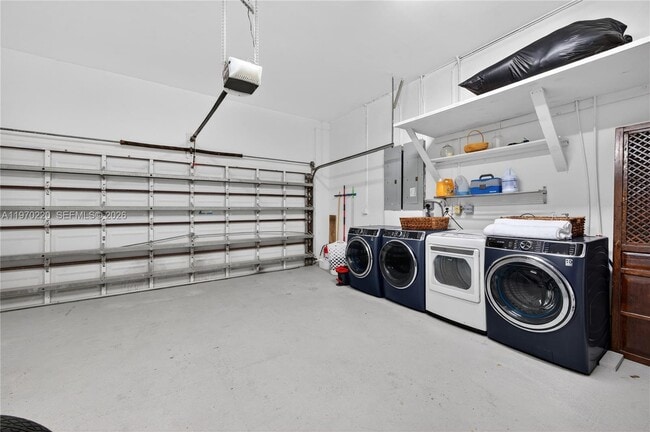 Building Photo - 14 W San Marino Dr