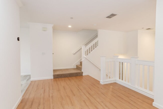 Building Photo - 3 Bed / 2.5 Bath townhome at the Cove in Redwood Shores with garage parking and EV charger. YouTu...