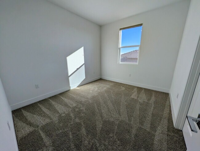 Building Photo - 2133 Verde Ranch Rd