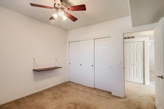 Building Photo - Bright & Spacious 2 Bed, 2 Bath Apartment