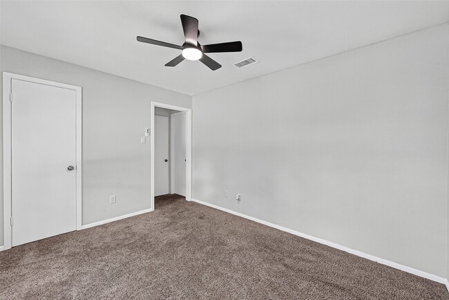 Building Photo - 7932 Grow Ln