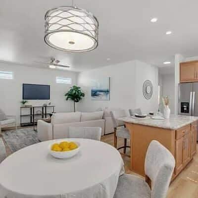 Building Photo - 17 Dart St