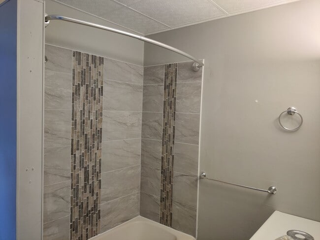 Building Photo - Lawrenceville - 3 BR Single Family Home, Newly Remodeled!  Off Street Parking!