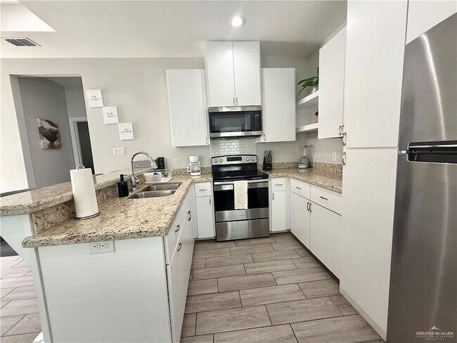 Building Photo - 1303 W Heritage Dr